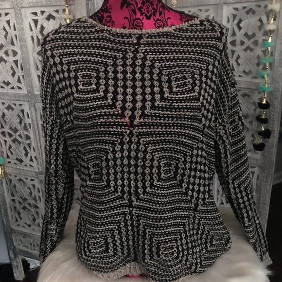 Black and cream multicolored pattern sweater - Picture 3 of 7